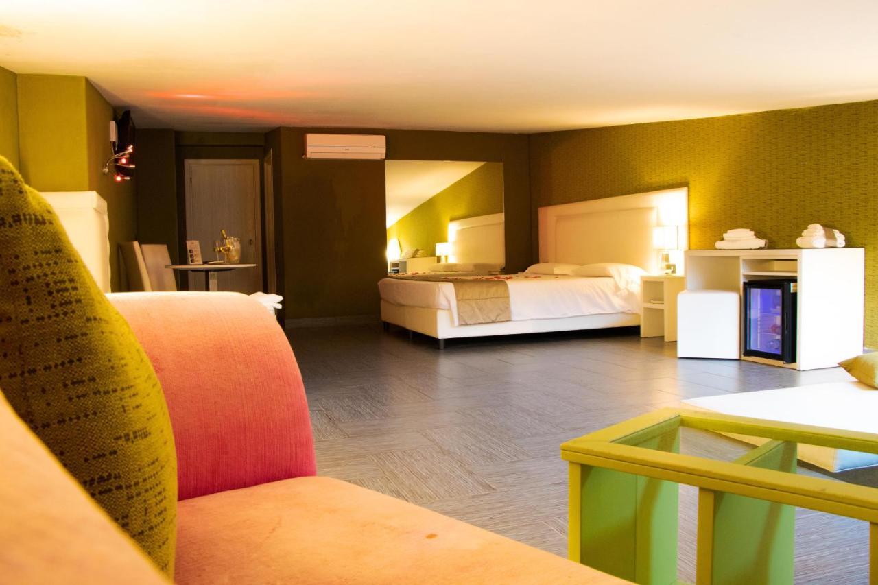 Hotel Masaniello Luxury Casoria Exterior photo